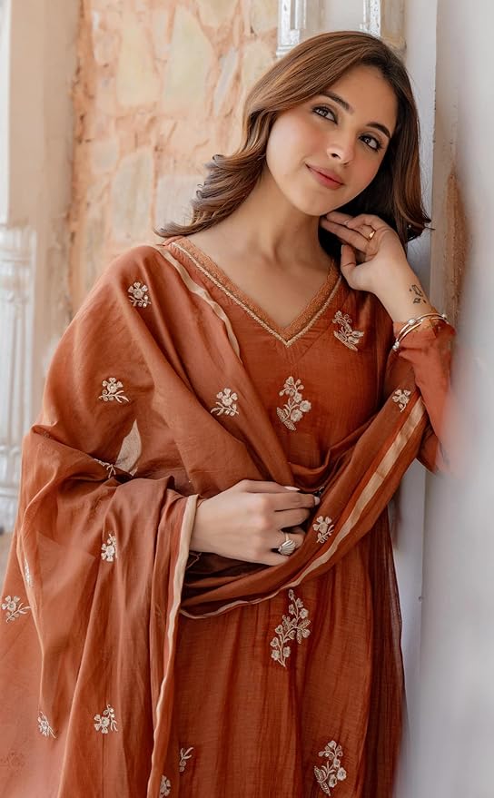 Solid Anarkali Kurta and Pant Set with Dupatta - Image 3